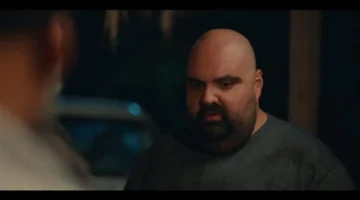 ياسر جلال يكتشف دور بقلظ في اختطافه بحلقة 13 من كلهم بيحبوا مودي